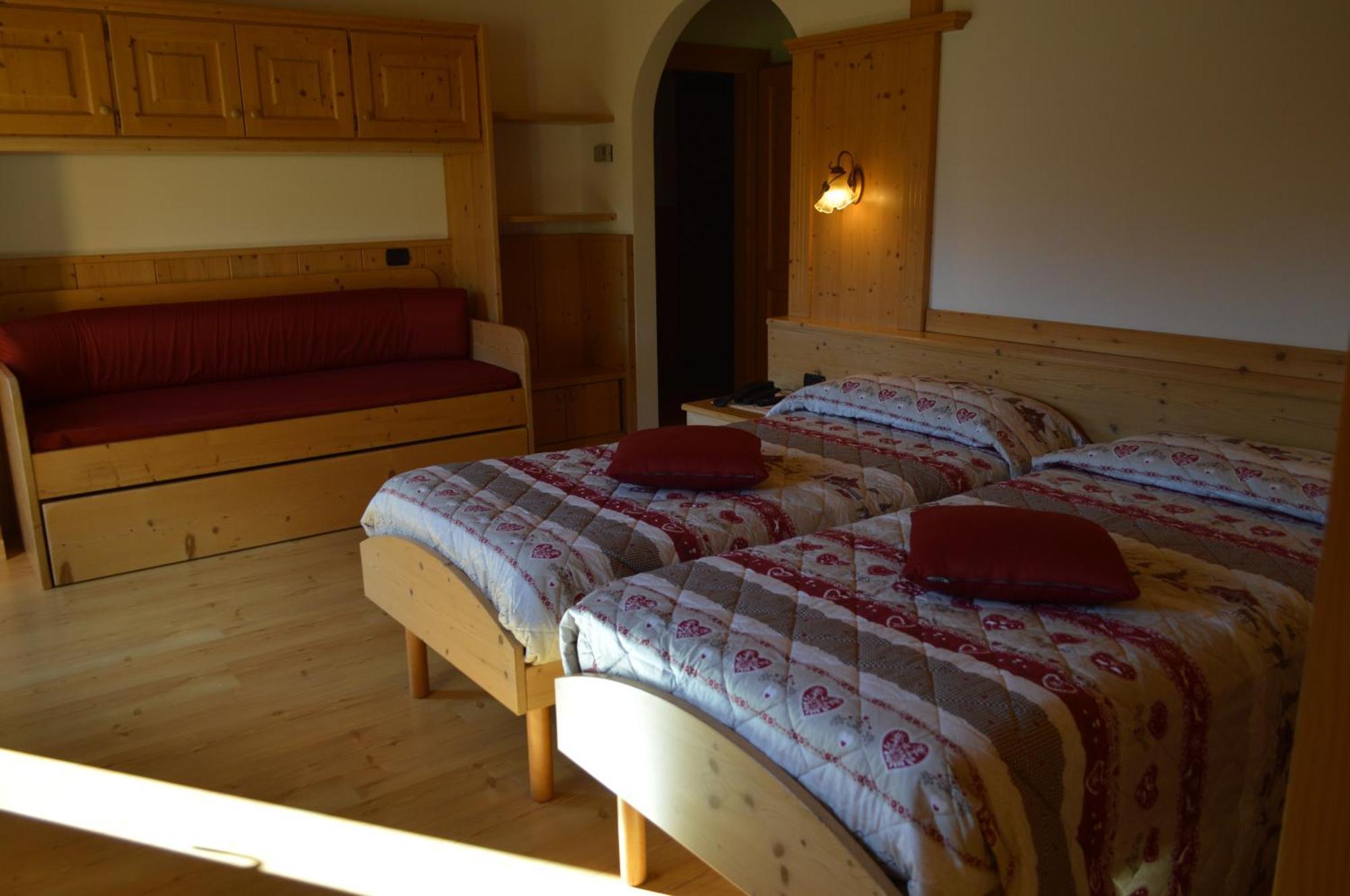 Hotel Garni Sant'Antonio Con Spa Madonna Εξωτερικό φωτογραφία