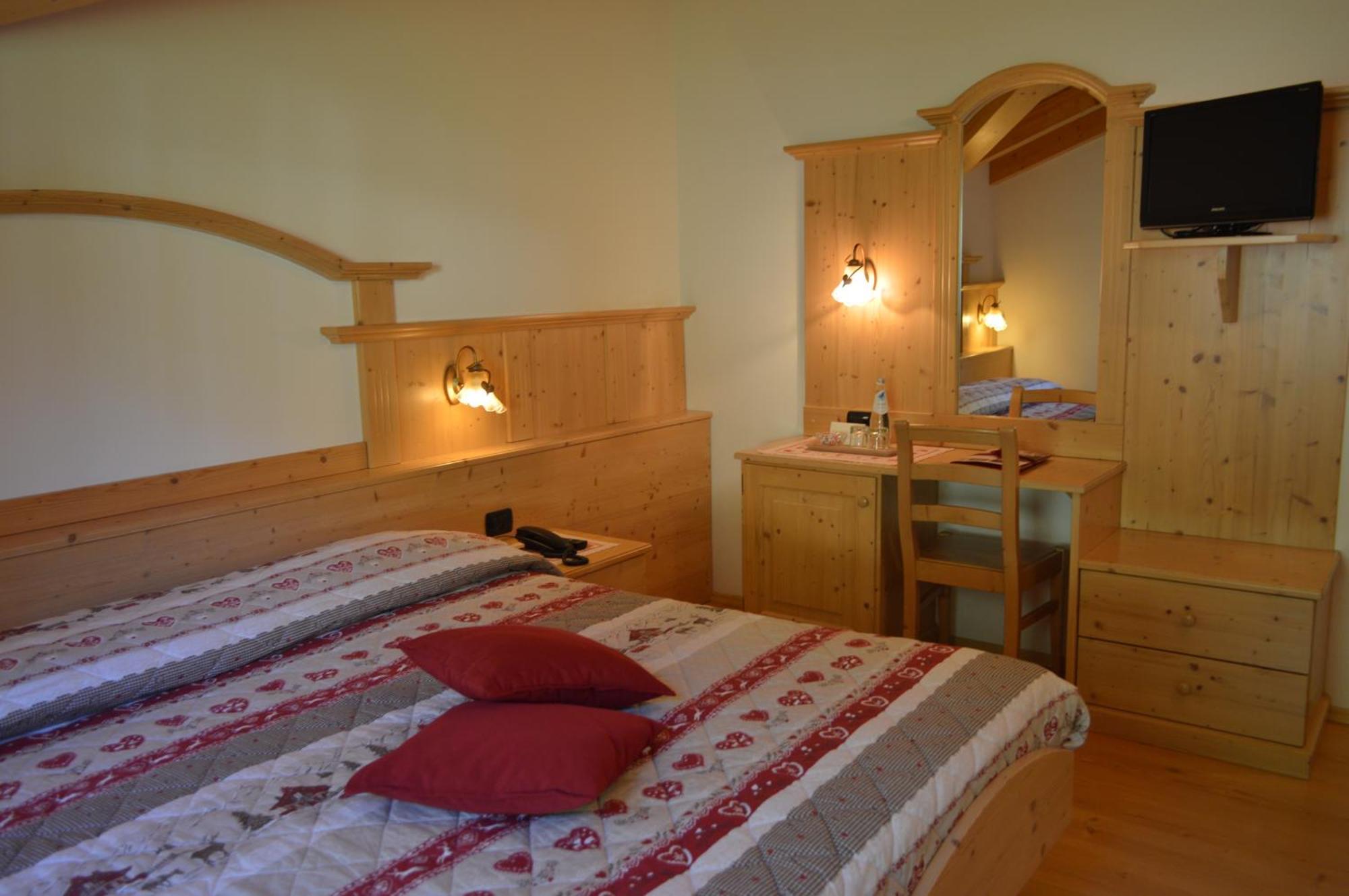 Hotel Garni Sant'Antonio Con Spa Madonna Εξωτερικό φωτογραφία