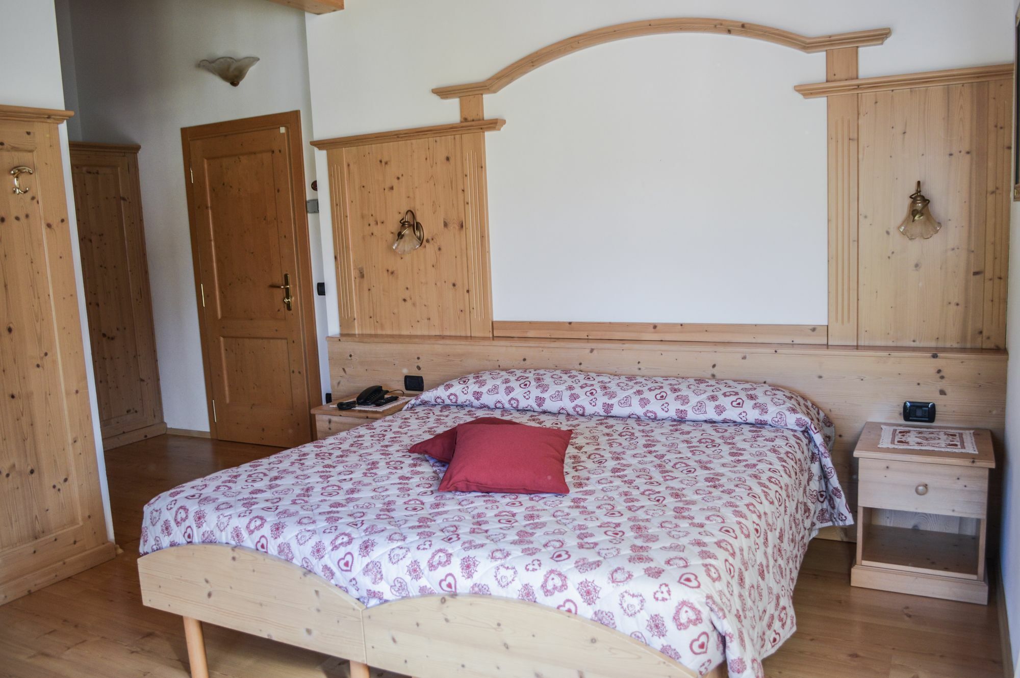 Hotel Garni Sant'Antonio Con Spa Madonna Εξωτερικό φωτογραφία